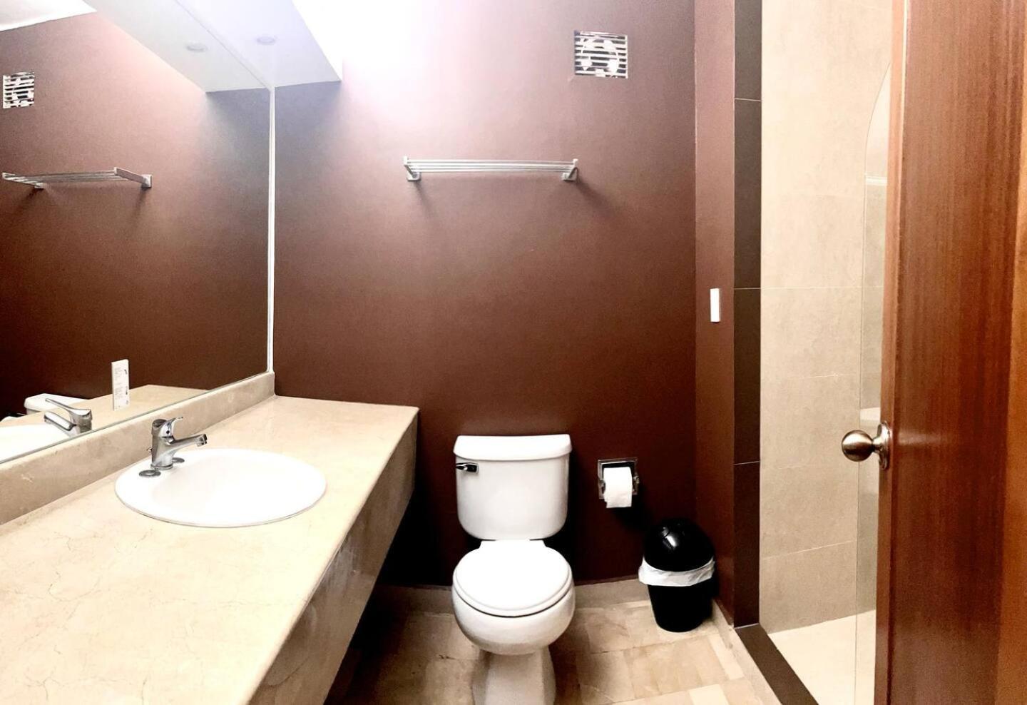 1420 Lujosa Habitacion - Hotel Akros Quito Ngoại thất bức ảnh